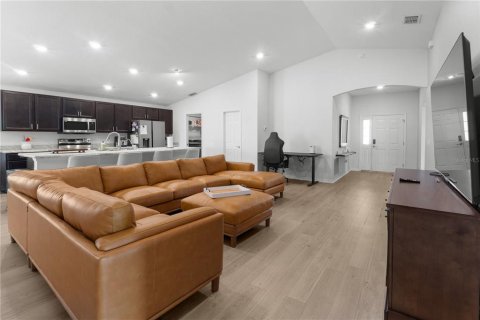 Villa ou maison à vendre à Davenport, Floride: 4 chambres, 167.41 m2 № 1745260 - photo 4