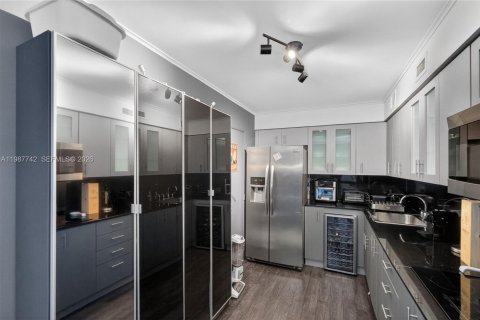 Купить кондоминиум в Майами-Бич, Флорида 1 спальня, 84.54м2, № 2051841 - фото 20