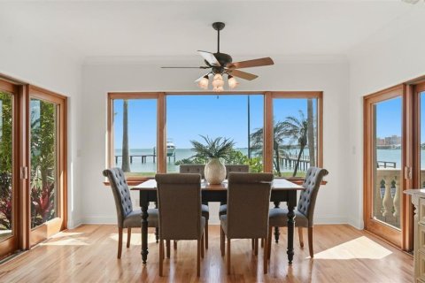 House in Saint Petersburg, Florida 5 bedrooms, 543.01 sq.m. № 2097427 - photo 21