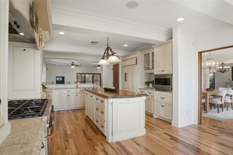 House in Saint Petersburg, Florida 5 bedrooms, 543.01 sq.m. № 2097427 - photo 25