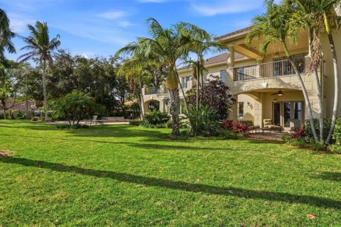 House in Saint Petersburg, Florida 5 bedrooms, 543.01 sq.m. № 2097427 - photo 6