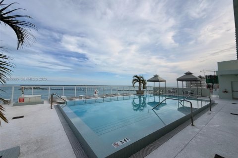 Condominio en alquiler en Miami, Florida, 1 dormitorio, 75.34 m2 № 2305744 - foto 16