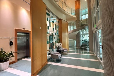 Condominio en alquiler en Miami, Florida, 1 dormitorio, 75.34 m2 № 2305744 - foto 13