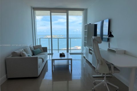 Condominio en Miami, Florida, 1 dormitorio  № 2305744