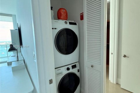 Condominio en alquiler en Miami, Florida, 1 dormitorio, 75.34 m2 № 2305744 - foto 7