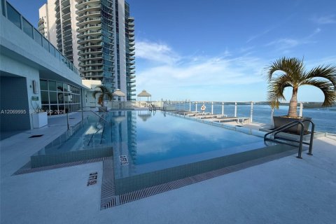 Condominio en alquiler en Miami, Florida, 1 dormitorio, 75.34 m2 № 2305744 - foto 15