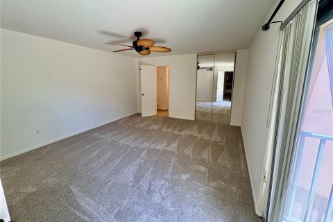 Townhouse in New Smyrna Beach, Florida 3 bedrooms, 161.28 sq.m. № 2224472 - photo 16