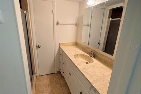 Townhouse in New Smyrna Beach, Florida 3 bedrooms, 161.28 sq.m. № 2224472 - photo 14