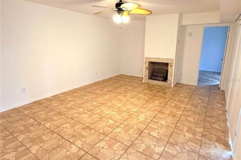 Townhouse in New Smyrna Beach, Florida 3 bedrooms, 161.28 sq.m. № 2224472 - photo 3