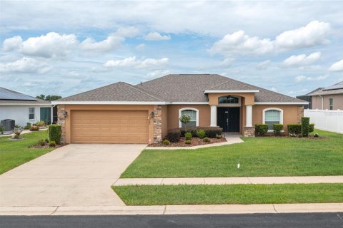 House in Winter Haven, Florida 3 bedrooms, 178.28 sq.m. № 2102483
