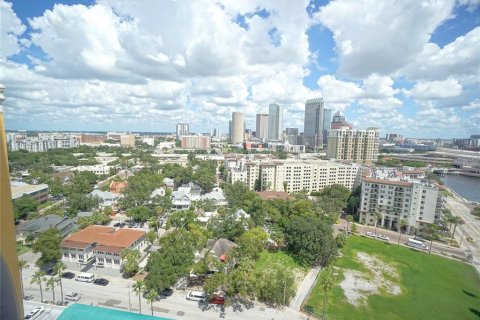 Condominio en alquiler en Tampa, Florida, 2 dormitorios, 94.95 m2 № 2195867 - foto 3