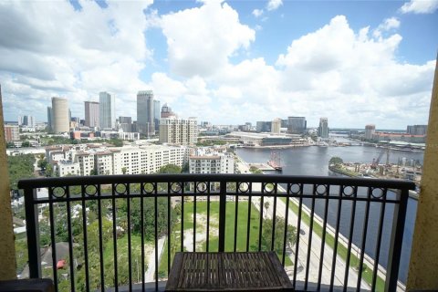 Condominio en alquiler en Tampa, Florida, 2 dormitorios, 94.95 m2 № 2195867 - foto 5
