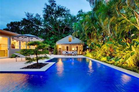 Casa en venta en Miami Shores, Florida, 4 dormitorios, 256.13 m2 № 2412484 - foto 6