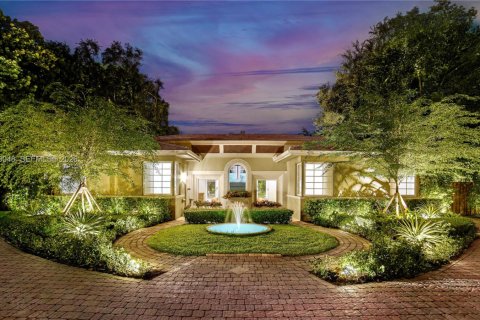 Casa en venta en Miami Shores, Florida, 4 dormitorios, 256.13 m2 № 2412484 - foto 2