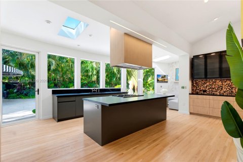 Casa en venta en Miami Shores, Florida, 4 dormitorios, 256.13 m2 № 2412484 - foto 11