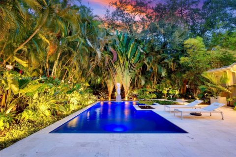 Casa en venta en Miami Shores, Florida, 4 dormitorios, 256.13 m2 № 2412484 - foto 7