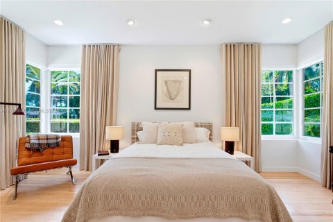 Casa en venta en Miami Shores, Florida, 4 dormitorios, 256.13 m2 № 2412484 - foto 24