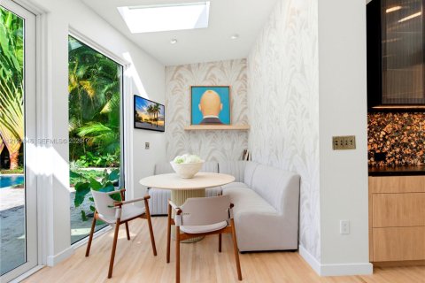 Casa en venta en Miami Shores, Florida, 4 dormitorios, 256.13 m2 № 2412484 - foto 15