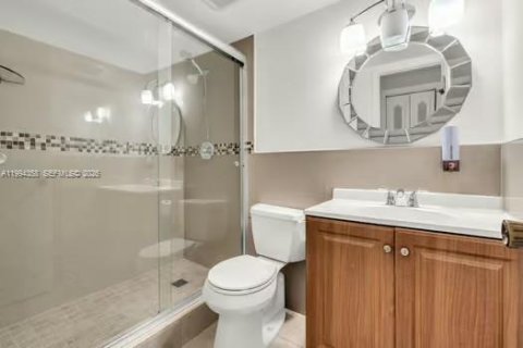 Condo in Miami, Florida, 2 bedrooms  № 2089403 - photo 23
