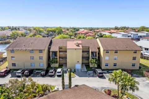 Condo in Miami, Florida, 2 bedrooms  № 2089403 - photo 4