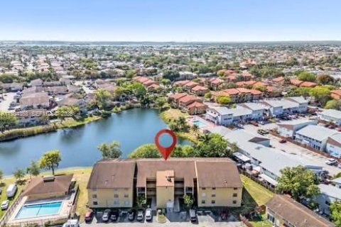 Condo in Miami, Florida, 2 bedrooms  № 2089403 - photo 27
