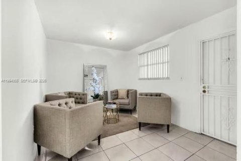 Condo in Miami, Florida, 2 bedrooms  № 2089403 - photo 8