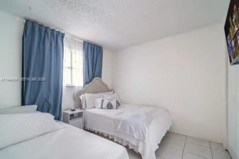 Condo in Miami, Florida, 2 bedrooms  № 2089403 - photo 24