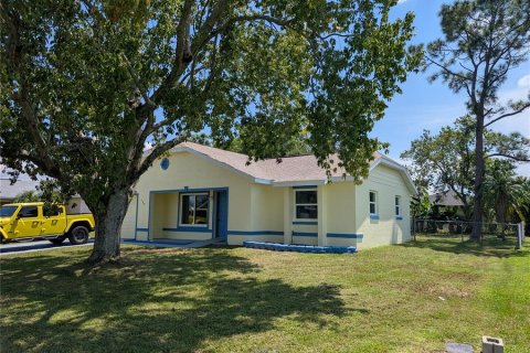 Casa en venta en Kissimmee, Florida, 2 dormitorios, 72.65 m2 № 1917328 - foto 2