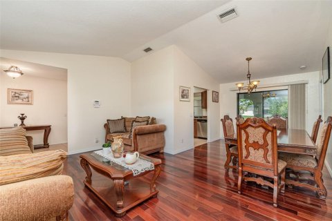 House in Punta Gorda, Florida 4 bedrooms, 188.68 sq.m. № 1886483 - photo 5