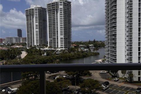 Condominio en venta en Aventura, Florida, 2 dormitorios, 101.45 m2 № 1809038 - foto 12