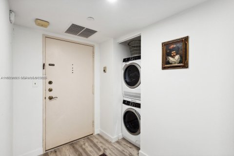 Купить кондоминиум в Майами, Флорида 2 спальни, 136.29м2, № 1976833 - фото 14