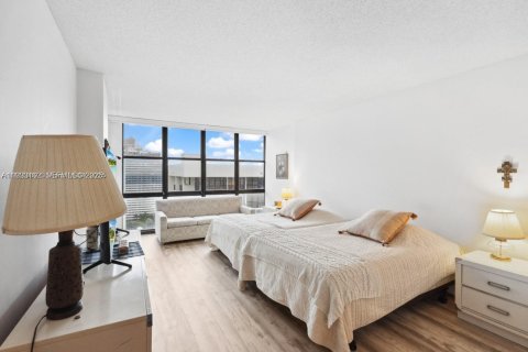 Купить кондоминиум в Майами, Флорида 2 спальни, 136.29м2, № 1976833 - фото 17