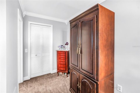 Condo in Saint Petersburg, Florida, 2 bedrooms № 2385836 - photo 29