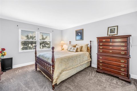 Condo in Saint Petersburg, Florida, 2 bedrooms № 2385836 - photo 16
