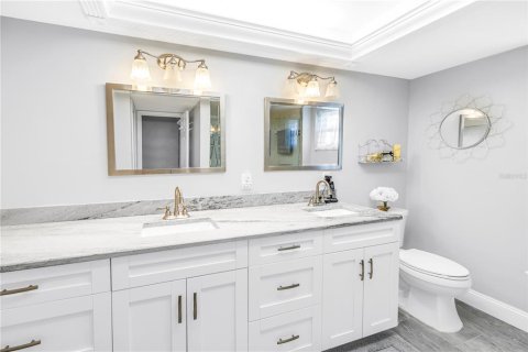 Condo in Saint Petersburg, Florida, 2 bedrooms № 2385836 - photo 30
