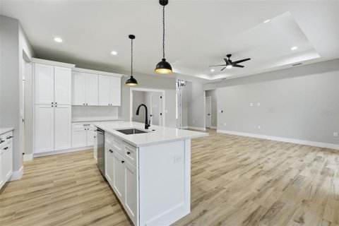 House in Port Charlotte, Florida 3 bedrooms, 154.22 sq.m. № 2150076 - photo 15