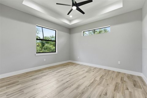House in Port Charlotte, Florida 3 bedrooms, 154.22 sq.m. № 2150076 - photo 17