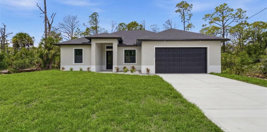 House in Port Charlotte, Florida 3 bedrooms, 154.22 sq.m. № 2150076