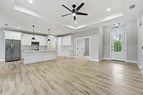 House in Port Charlotte, Florida 3 bedrooms, 154.22 sq.m. № 2150076 - photo 6