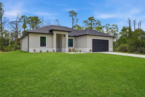 House in Port Charlotte, Florida 3 bedrooms, 154.22 sq.m. № 2150076 - photo 2