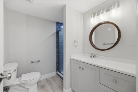 Купить кондоминиум в Венеция, Флорида 9 комнат, 111.95м2, № 2214628 - фото 14