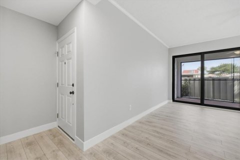 Купить кондоминиум в Венеция, Флорида 9 комнат, 111.95м2, № 2214628 - фото 10