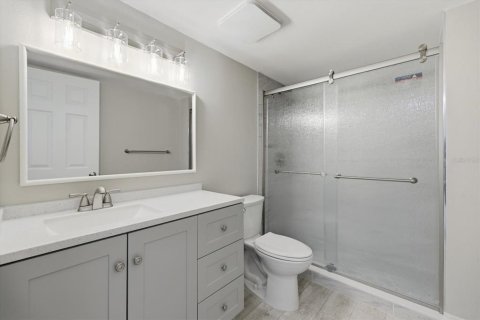 Купить кондоминиум в Венеция, Флорида 9 комнат, 111.95м2, № 2214628 - фото 20