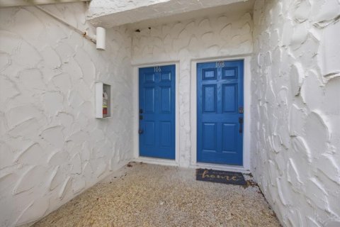 Купить кондоминиум в Венеция, Флорида 9 комнат, 111.95м2, № 2214628 - фото 4