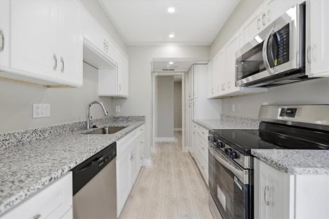 Купить кондоминиум в Венеция, Флорида 9 комнат, 111.95м2, № 2214628 - фото 8