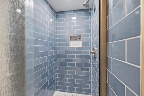 Купить кондоминиум в Венеция, Флорида 9 комнат, 111.95м2, № 2214628 - фото 24
