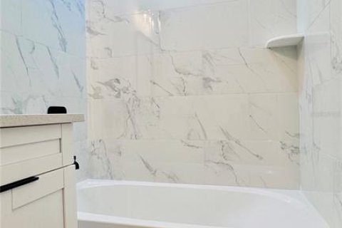 Снять в аренду квартиру в Пунта-Горда, Флорида 2 комнаты, 139.35м2, № 2167530 - фото 7