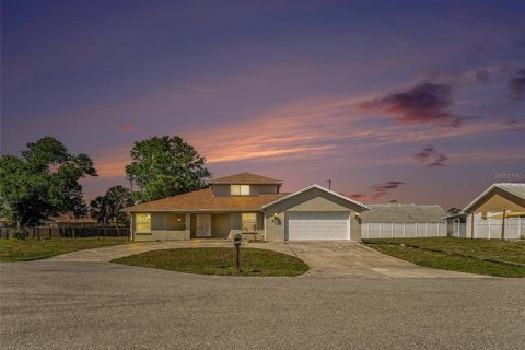 House in Englewood, Florida 3 bedrooms, 224.64 sq.m. № 2148576