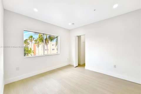 Copropriété à vendre à Miami, Floride: 2 chambres, 87.33 m2 № 1945155 - photo 7