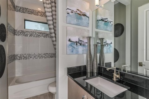 Купить виллу или дом в Лейквуд Ранч, Флорида 7 комнат, 278.71м2, № 1913165 - фото 13